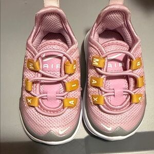 Nike Kids Sneakers Pink and Gold